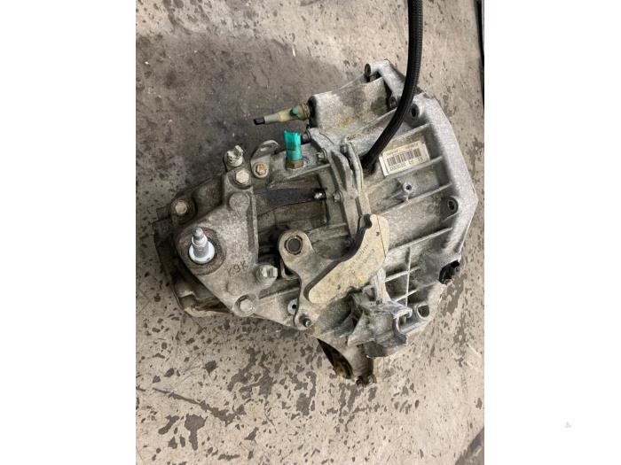 Versnellingsbak van een Mercedes-Benz Citan (415.6) 1.5 111 CDI 2015