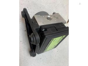 Gebruikte ABS Pomp Skoda Octavia (5EAA) 1.6 TDI GreenTec 16V Prijs € 120,00 Margeregeling aangeboden door Autodemontage van de Laar