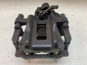 Gebruikte Remklauw (Tang) links-achter Cupra Formentor 2.0 TSI 16V 4Drive Prijs op aanvraag aangeboden door Autodemontage van de Laar