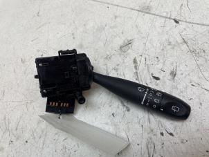 Gebruikte Ruitenwis Schakelaar Hyundai i10 (F5) 1.1i 12V Prijs € 25,00 Margeregeling aangeboden door Autodemontage van de Laar