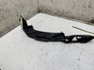 Gebruikte Koplampframe links Volkswagen Polo V (6R) 1.2 TDI 12V BlueMotion Prijs € 25,00 Margeregeling aangeboden door Autodemontage van de Laar