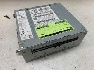 Gebruikte Radio Mercedes C (W205) C-180 1.6 16V Prijs € 160,00 Margeregeling aangeboden door Autodemontage van de Laar