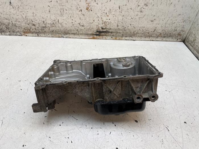 Gebruikte Carterpan Opel Crossland (X) 1.2 12V Prijs € 75,00 Margeregeling aangeboden door Autodemontage van de Laar