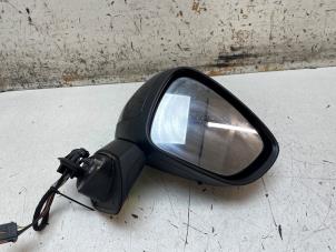 Gebruikte Spiegel Buiten rechts Opel Crossland (X) 1.2 12V Prijs € 125,00 Margeregeling aangeboden door Autodemontage van de Laar