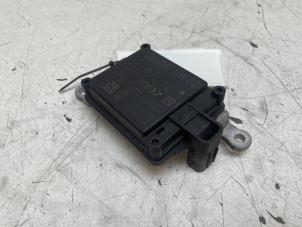 Gebruikte Sensor ACC (afstand) Renault Zoé (AG) R110 Prijs € 150,00 Margeregeling aangeboden door Autodemontage van de Laar