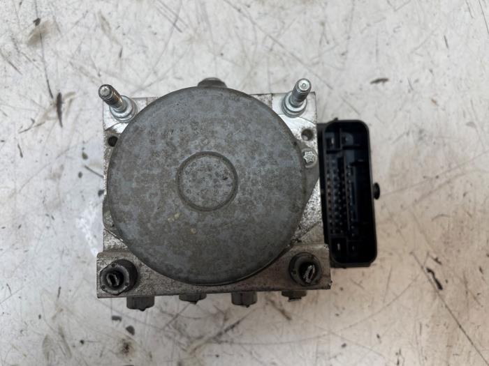 Gebruikte ABS Pomp Fiat Fiorino (225) 1.3 D 16V Multijet Prijs € 75,00 Margeregeling aangeboden door Autodemontage van de Laar