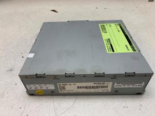 Gebruikte Radio Audi Q5 (8RB) 2.0 TFSI 16V Quattro Prijs € 235,00 Margeregeling aangeboden door Autodemontage van de Laar