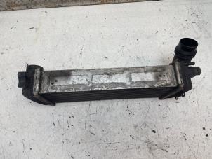 Intercooler van een Mercedes-Benz Citan (415.6) 1.5 111 CDI 2015