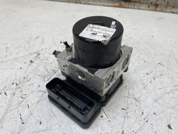 Gebruikte ABS Pomp Ford Focus 3 Wagon 1.6 Ti-VCT 16V 125 Prijs € 80,00 Margeregeling aangeboden door Autodemontage van de Laar