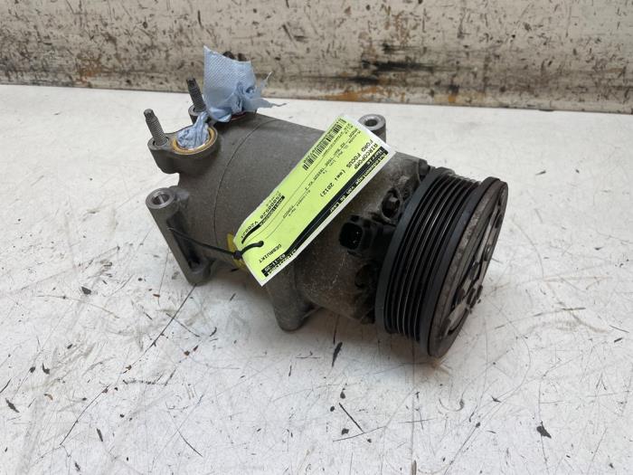 Gebruikte Pomp Airco Ford Focus 3 Wagon 1.6 Ti-VCT 16V 125 Prijs € 125,00 Margeregeling aangeboden door Autodemontage van de Laar