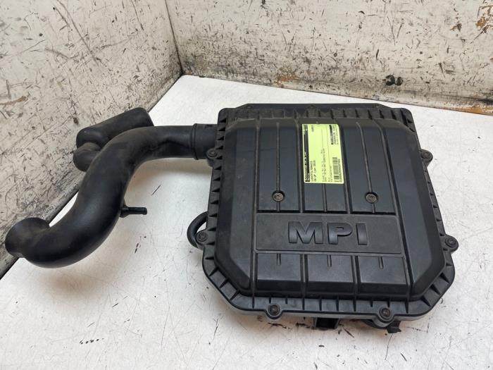 Gebruikte Luchtfilterhuis Volkswagen Up! (121) 1.0 12V 60 Prijs € 50,00 Margeregeling aangeboden door Autodemontage van de Laar