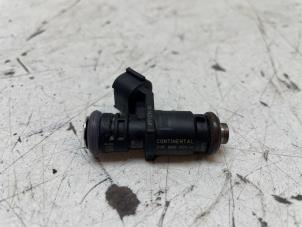 Gebruikte Injector (benzine injectie) Volkswagen Up! (121) 1.0 12V 60 Prijs € 20,00 Margeregeling aangeboden door Autodemontage van de Laar