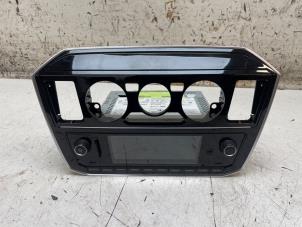 Gebruikte Radio Volkswagen Up! (121) 1.0 12V 60 Prijs € 150,00 Margeregeling aangeboden door Autodemontage van de Laar