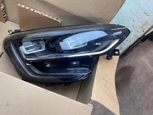 Nieuwe Koplamp rechts Renault Megane IV (RFBB) Prijs € 726,00 Inclusief btw aangeboden door Autodemontage van de Laar