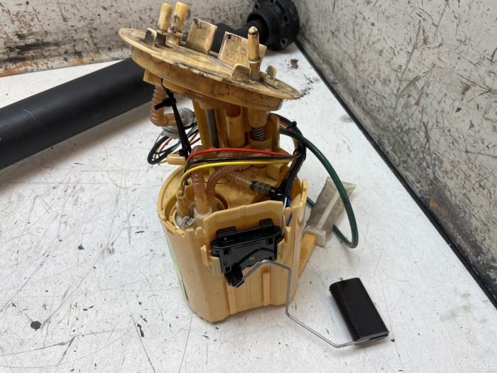 Gebruikte Tank element Pomp Landrover Range Rover Velar (LY) 2.0 D180 AWD Prijs € 150,00 Margeregeling aangeboden door Autodemontage van de Laar