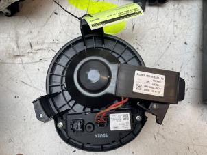 Gebruikte Kachel Ventilatiemotor Landrover Range Rover Velar (LY) 2.0 D180 AWD Prijs € 75,00 Margeregeling aangeboden door Autodemontage van de Laar