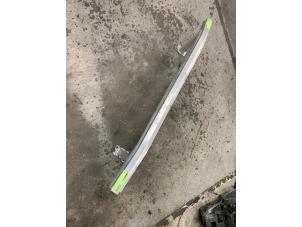 Gebruikte Bumperbalk voor Audi E-tron Sportback (GEA) 50 Prijs € 70,00 Margeregeling aangeboden door Autodemontage van de Laar