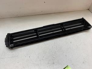 Gebruikte Luchtgeleider Audi E-tron Sportback (GEA) 50 Prijs € 90,00 Margeregeling aangeboden door Autodemontage van de Laar