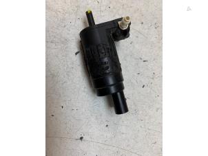 Gebruikte Ruitensproeierpomp voor Audi E-tron Sportback (GEA) 50 Prijs € 10,00 Margeregeling aangeboden door Autodemontage van de Laar