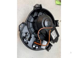 Gebruikte Kachel Ventilatiemotor Mercedes B (W246) 2.2 B-220 CDI BlueEFFICIENCY,d 16V Prijs € 35,00 Margeregeling aangeboden door Autodemontage van de Laar