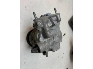 Gebruikte Pomp Airco Peugeot 208 I (CA/CC/CK/CL) 1.2 Vti 12V PureTech 82 Prijs op aanvraag aangeboden door Autodemontage van de Laar