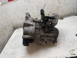Gebruikte Versnellingsbak Volkswagen Golf VII Variant (AUVV) 1.2 TSI 16V Prijs op aanvraag aangeboden door Autodemontage van de Laar