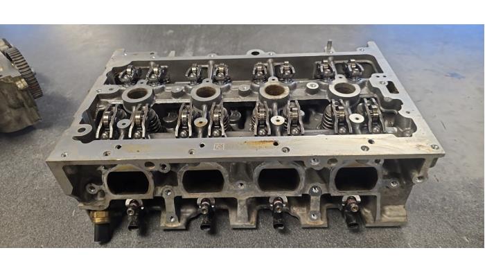 Gebruikte Cilinderkop Volkswagen Tiguan (AD1) 1.5 TSI 16V Evo BlueMotion Technology Prijs € 450,00 Margeregeling aangeboden door Autodemontage van de Laar