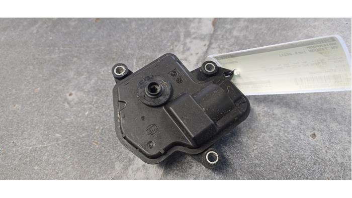 Gebruikte Waterpomp Volkswagen Tiguan (AD1) 1.5 TSI 16V Evo BlueMotion Technology Prijs € 50,00 Margeregeling aangeboden door Autodemontage van de Laar