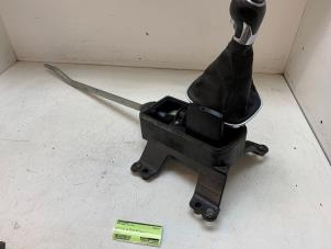 Gebruikte Schakelstang Opel Adam 1.4 16V Prijs € 100,00 Margeregeling aangeboden door Autodemontage van de Laar