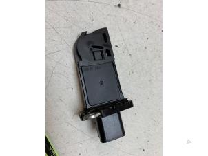 Gebruikte Luchtmassameter Ford B-Max (JK8) 1.0 EcoBoost 12V 100 Prijs € 25,00 Margeregeling aangeboden door Autodemontage van de Laar