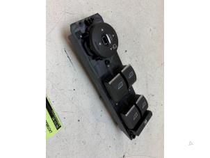 Gebruikte Schakelblok ruiten Ford B-Max (JK8) 1.0 EcoBoost 12V 100 Prijs € 35,00 Margeregeling aangeboden door Autodemontage van de Laar