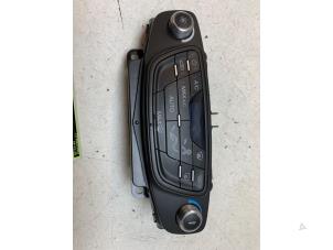 Gebruikte Kachel Bedieningspaneel Ford B-Max (JK8) 1.0 EcoBoost 12V 100 Prijs € 75,00 Margeregeling aangeboden door Autodemontage van de Laar