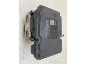 Gebruikte ABS Pomp Ford B-Max (JK8) 1.0 EcoBoost 12V 100 Prijs € 250,00 Margeregeling aangeboden door Autodemontage van de Laar