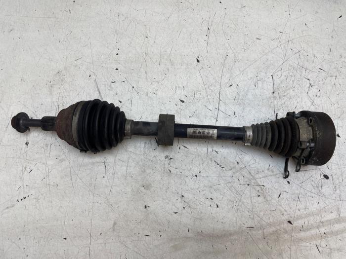 Gebruikte Steekas links-voor Volkswagen Golf VII (AUA) 1.2 TSI 16V Prijs € 100,00 Margeregeling aangeboden door Autodemontage van de Laar