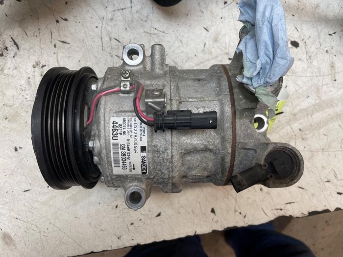 Gebruikte Aircopomp Opel Astra K Sports Tourer 1.0 Turbo 12V Prijs € 65,00 Margeregeling aangeboden door Autodemontage van de Laar