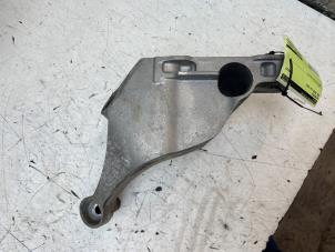 Gebruikte Motorrubber Opel Astra K Sports Tourer 1.0 Turbo 12V Prijs € 25,00 Margeregeling aangeboden door Autodemontage van de Laar