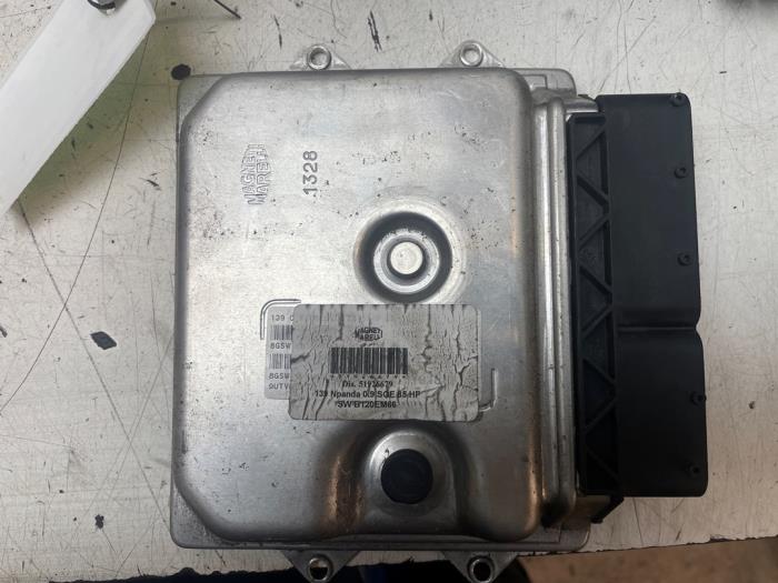 Gebruikte Computer Motormanagement Fiat Panda (312) 0.9 TwinAir Turbo 85 Prijs € 150,00 Margeregeling aangeboden door Autodemontage van de Laar