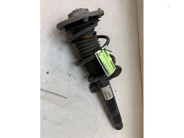 Schokdemperpoot rechts-voor van een BMW 4 serie Gran Coupe (F36) 418i 1.5 TwinPower Turbo 12V 2017