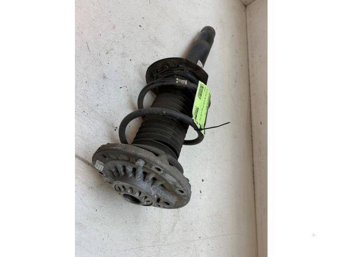 Schokdemperpoot rechts-voor van een BMW 4 serie Gran Coupe (F36) 418i 1.5 TwinPower Turbo 12V 2017