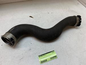 Gebruikte Intercooler Slang BMW 4 serie Gran Coupe (F36) 418i 1.5 TwinPower Turbo 12V Prijs € 20,00 Margeregeling aangeboden door Autodemontage van de Laar