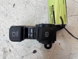 Gebruikte Handrem schakelaar Toyota Yaris Cross (PB1/PJ1) 1.5 12V Hybrid 115 Prijs € 15,00 Margeregeling aangeboden door Autodemontage van de Laar