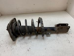 Gebruikte Schokdemperpoot links-voor Citroen Jumpy (G9) 1.6 HDI 16V Prijs € 75,00 Margeregeling aangeboden door Autodemontage van de Laar