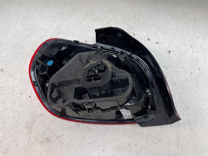 Achterlicht rechts van een Citroën C3 (SX/SW) 1.2 12V e-THP PureTech 110 2018