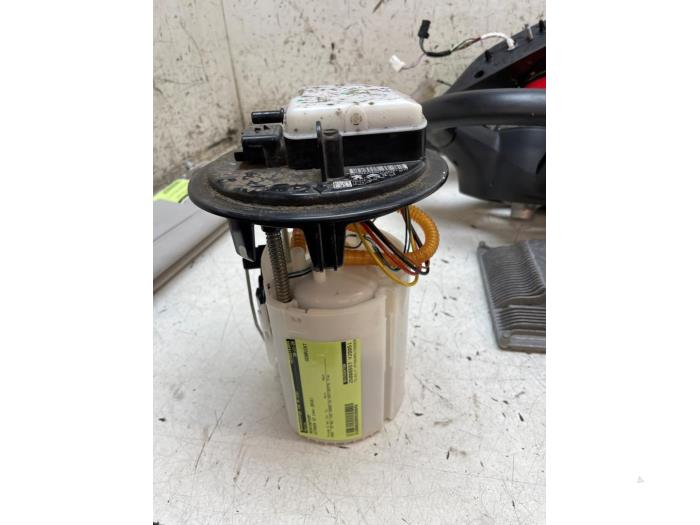 Gebruikte Benzinepomp Citroen C3 (SX/SW) 1.2 12V e-THP PureTech 110 Prijs € 125,00 Margeregeling aangeboden door Autodemontage van de Laar