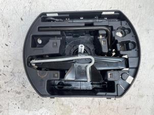 Gebruikte Krikset Citroen C3 (SX/SW) 1.2 12V e-THP PureTech 110 Prijs op aanvraag aangeboden door Autodemontage van de Laar