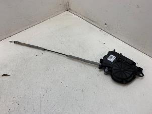 Gebruikte Achterklep motor BMW 7 serie (G11/12) 740d,Ld xDrive 24V Prijs € 50,00 Margeregeling aangeboden door Autodemontage van de Laar