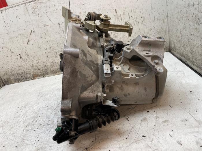 Gebruikte Versnellingsbak Opel Corsa F (UB/UH/UP) 1.2 12V 75 Prijs € 350,00 Margeregeling aangeboden door Autodemontage van de Laar