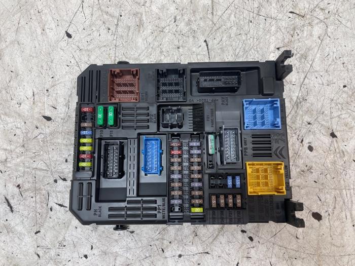 Gebruikte Computer Body Control Opel Corsa F (UB/UH/UP) 1.2 12V 75 Prijs € 120,00 Margeregeling aangeboden door Autodemontage van de Laar