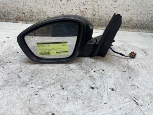 Gebruikte Buitenspiegel links Opel Corsa F (UB/UH/UP) 1.2 12V 75 Prijs op aanvraag aangeboden door Autodemontage van de Laar