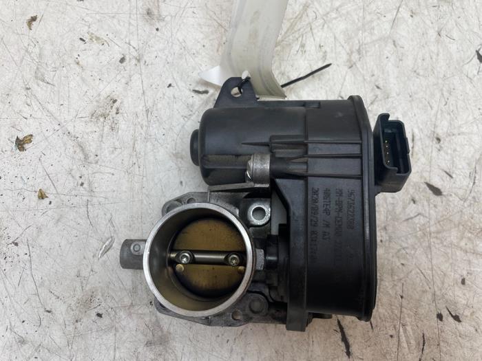 Gebruikte Gasklephuis Opel Corsa F (UB/UH/UP) 1.2 12V 75 Prijs op aanvraag aangeboden door Autodemontage van de Laar